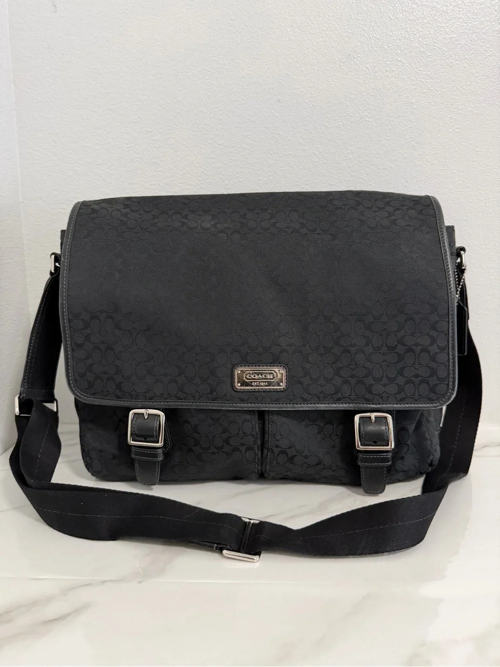 Coach Black Signature Messenger laptop crossbody bag (Style F70283
